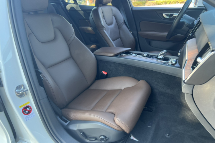 沃尔沃S60 2022款 B4 智远豪华版中控内饰7007