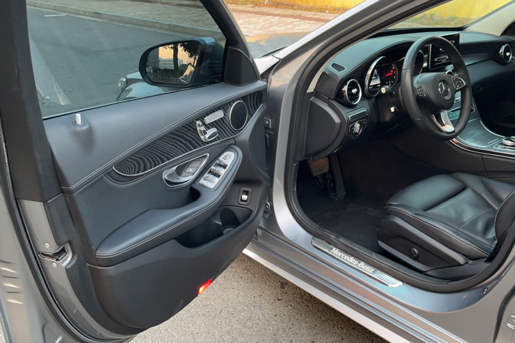 奔驰C级 2016款 C 200 L 运动型中控内饰7011