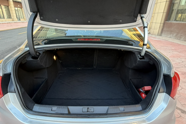 雪铁龙C4L 2015款 1.6T 自动尊贵版局部细节23