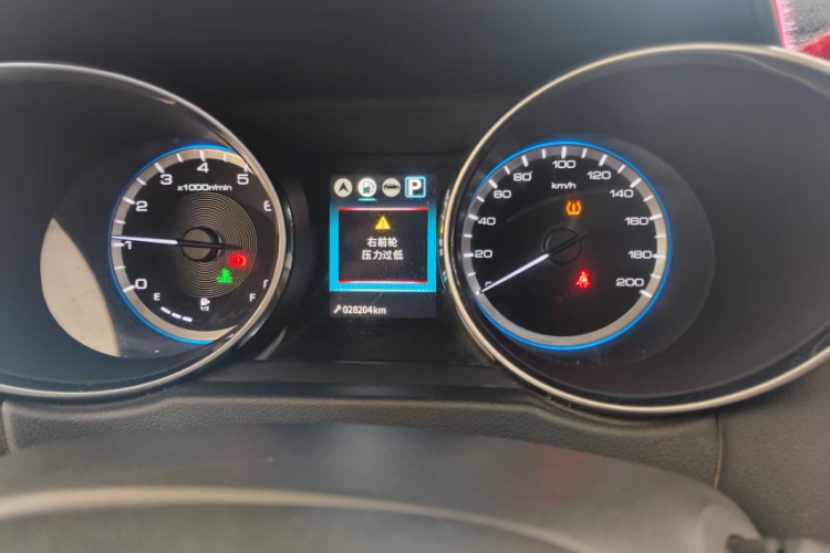 东风风神AX4 2017款 1.6L DCT潮尚型中控内饰15