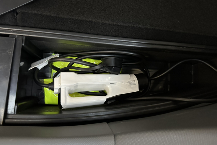 吉利银河 2024款 200km 熊猫骑士中控内饰7005