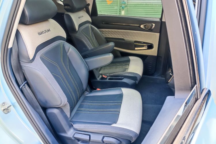 宝骏RM-5 2019款 1.5T CVT 24小时在线尊贵型 6座中控内饰7013