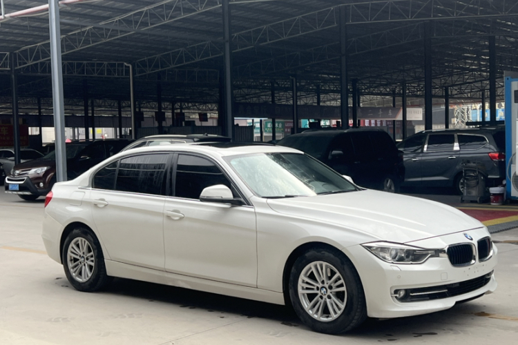 宝马3系 2015款 320Li 超悦版时尚型车身外观6005
