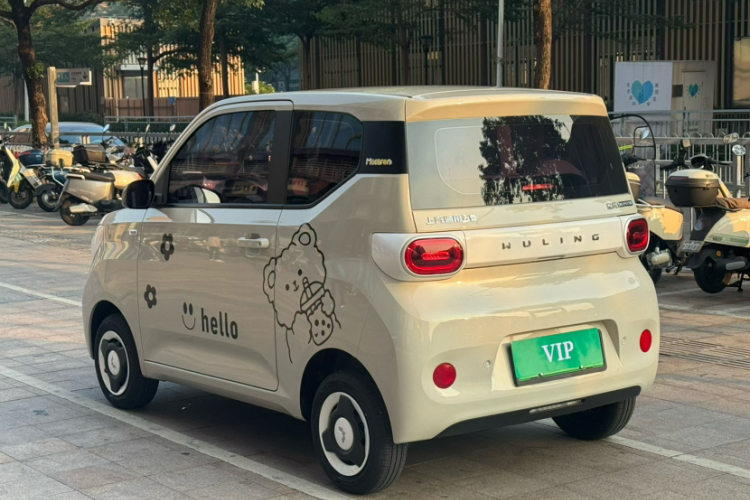 五菱汽车 宏光MINIEV 2024款 第三代 215km 青春版车身外观6004