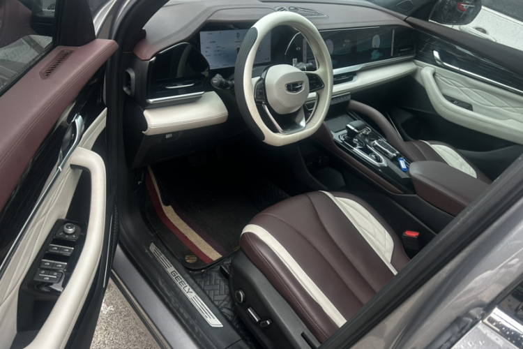 吉利汽车 星越L 2024款 2.0TD 高功自动两驱云起版中控内饰7002