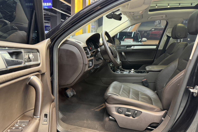 大众 途锐 2017款 3.0TSI 拓界版中控内饰7007