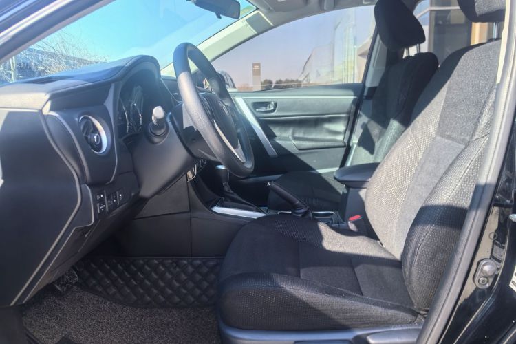 丰田 雷凌 2017款 改款 185T CVT精英版 国V中控内饰7002