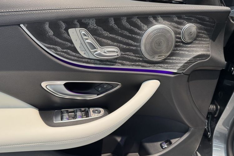 奔驰E级(进口) 2021款 E 260 轿跑车中控内饰7007