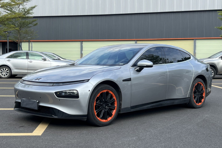 小鹏P7 2022款 480E+车身外观1