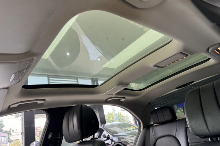 奔驰C级 2018款 C 200 L 运动版局部细节22