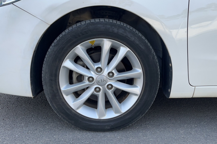 起亚K3 2017款  1.6L 自动15周年特别版GLS车身外观6007