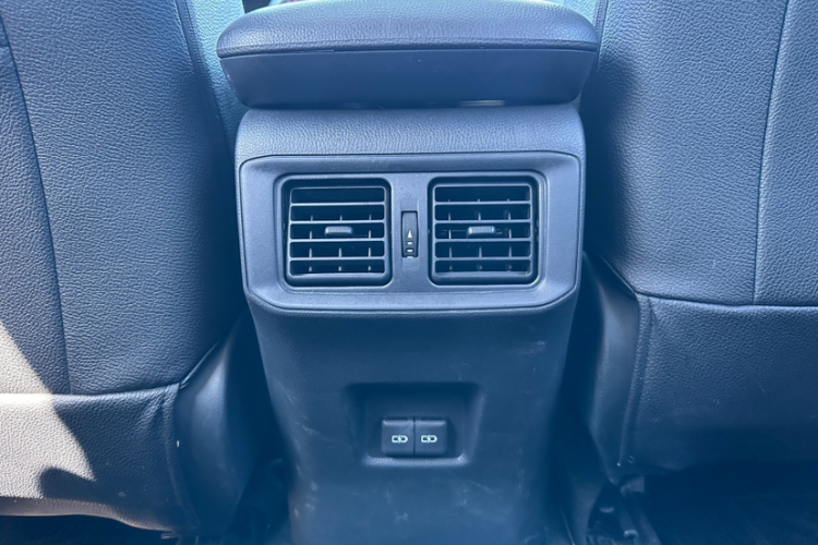 丰田 RAV4荣放 2023款 双擎 2.5L E-CVT两驱精英版中控内饰7009