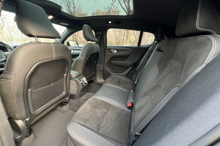 沃尔沃C40 2022款 长续航版 PRO中控内饰7003