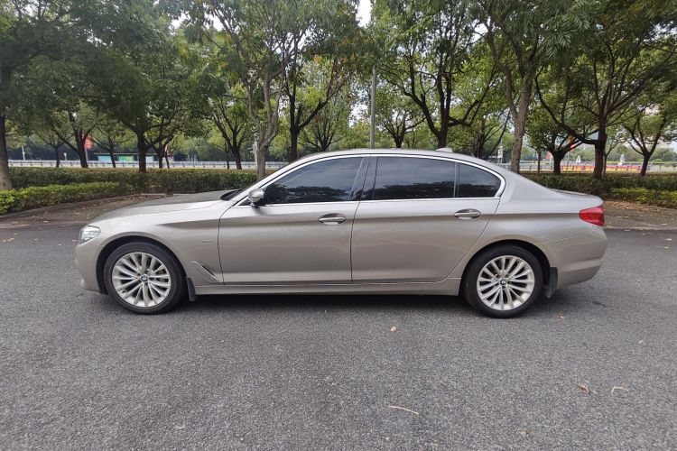 宝马5系 2018款 改款 530Li 领先型 豪华套装车身外观6005