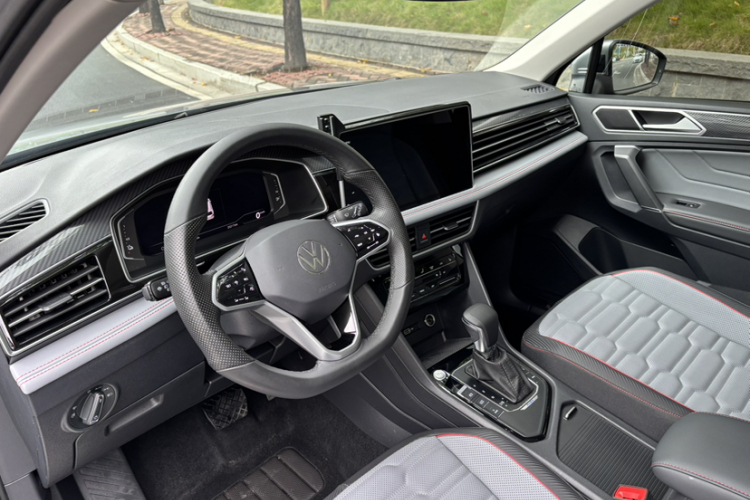 大众 途观L新能源 2023款 430PHEV 插电混动旗舰版中控内饰7015