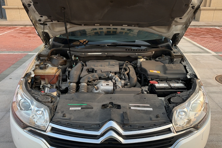 雪铁龙C5 2014款 1.6T 自动尊贵型局部细节24