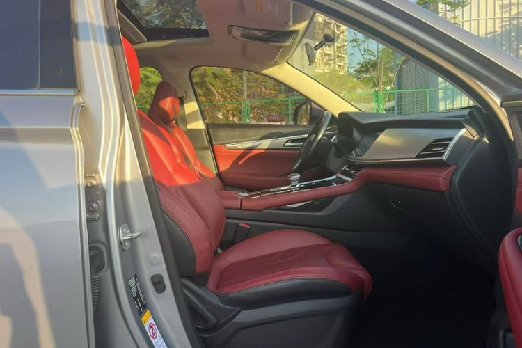 长安CS85 COUPE 2019款 1.5T DCT动版 国VI中控内饰7002