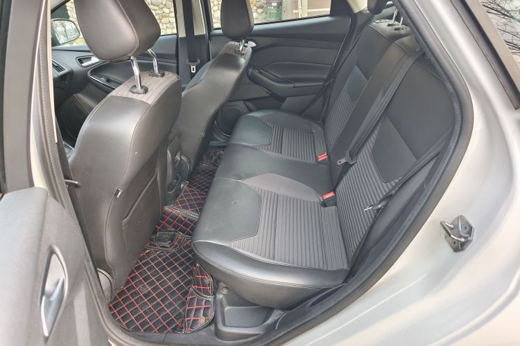 福特 福克斯 2018款 两厢经典 1.6L 自动风尚型智行版中控内饰7003