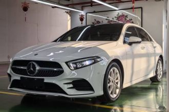 奔驰A级 2020款 改款 A 200 L 运动轿车时尚型