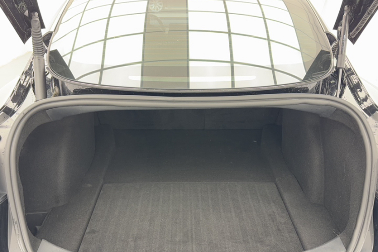 特斯拉 Model 3 2022款 后轮驱动版中控内饰7010