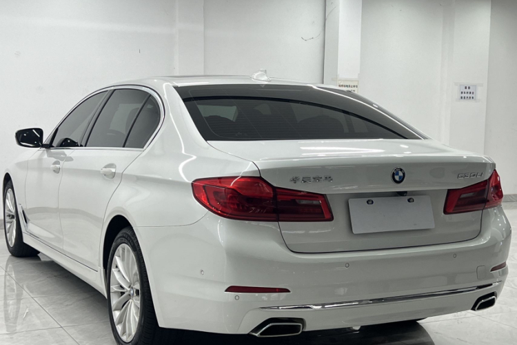 宝马5系 2020款 530Li 领先型 豪华套装车身外观6006