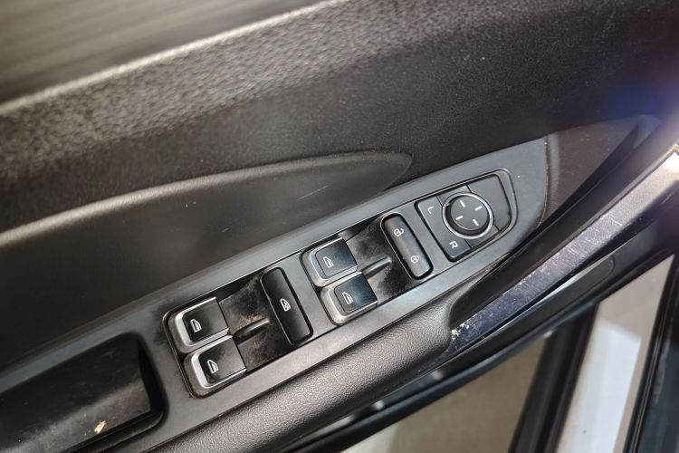 吉利汽车 博越 2020款 1.8TD DCT智联PRO中控内饰7008