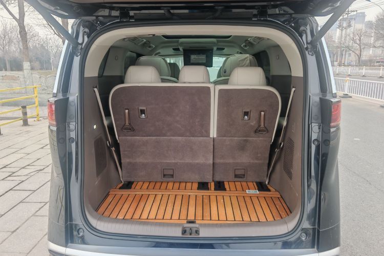 腾势D9 2022款 DM-i 1040 尊贵型局部细节23