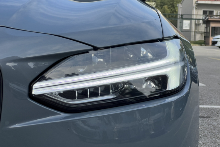 沃尔沃S90 2023款 B5 智远豪华版车身外观6010