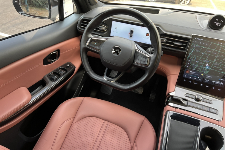 蔚来EC6 2020款 615KM 签名版中控内饰7003