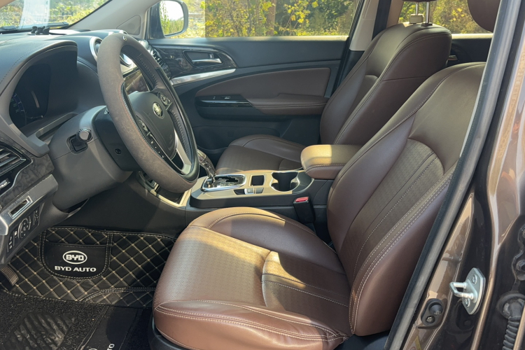 比亚迪S7 2017款 2.0T 自动尊贵型局部细节19