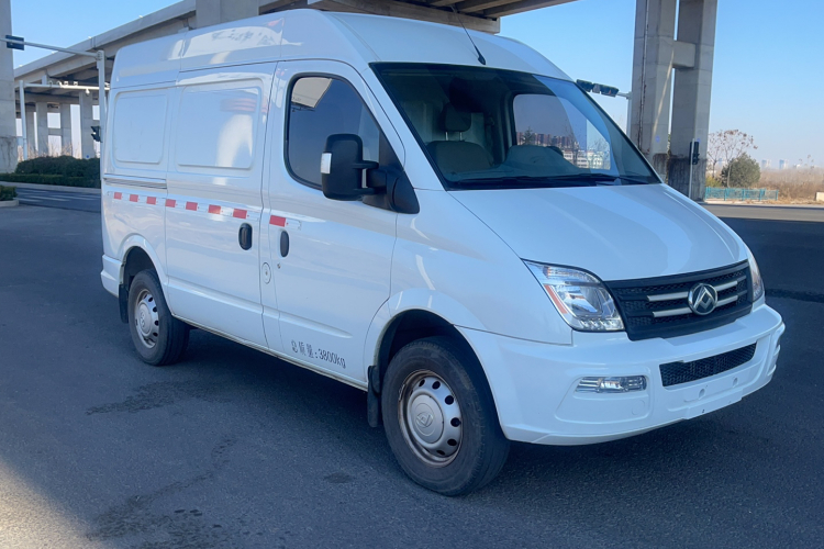 上汽大通MAXUS 新途V80 2021款 2.0T 手动经典城配王短轴超低顶3座车身外观6003