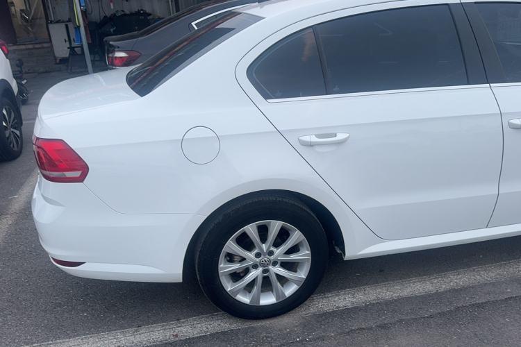 大众 朗逸 2017款 230TSI DSG舒适版局部细节9008