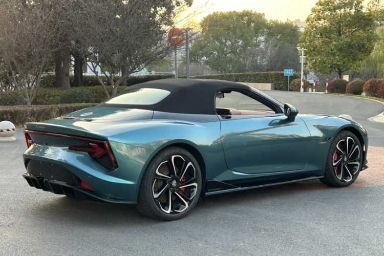 名爵 MG Cyberster 2026款 520km 传奇四驱版车身外观6012