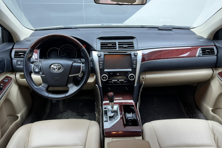 丰田 凯美瑞 2013款 2.0G 舒适版中控内饰7001