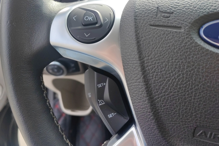 福特 途睿欧 2017款 2.0T 自动精睿版中控内饰7012