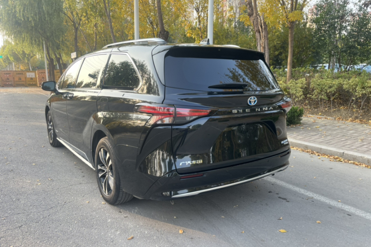 丰田 赛那SIENNA 2021款 2.5L混动 铂金版车身外观6002