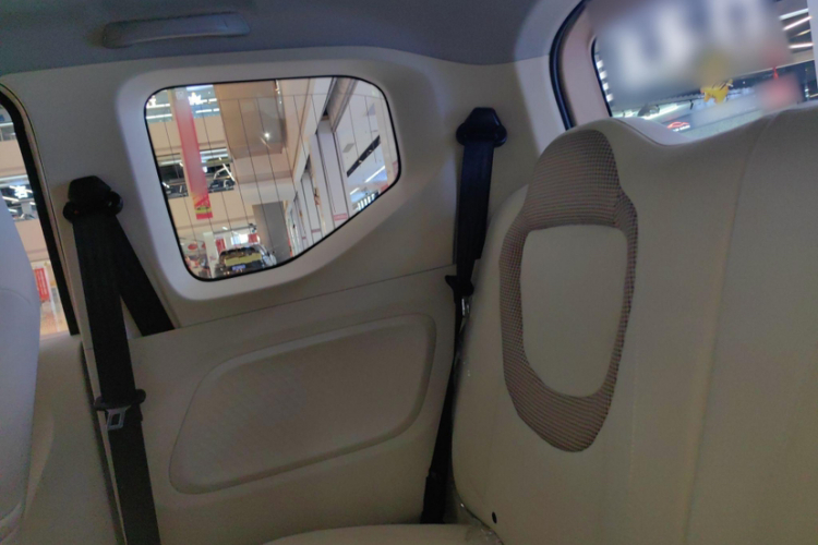 五菱汽车 宏光MINIEV 2024款 第三代 215km 进阶版中控内饰7008