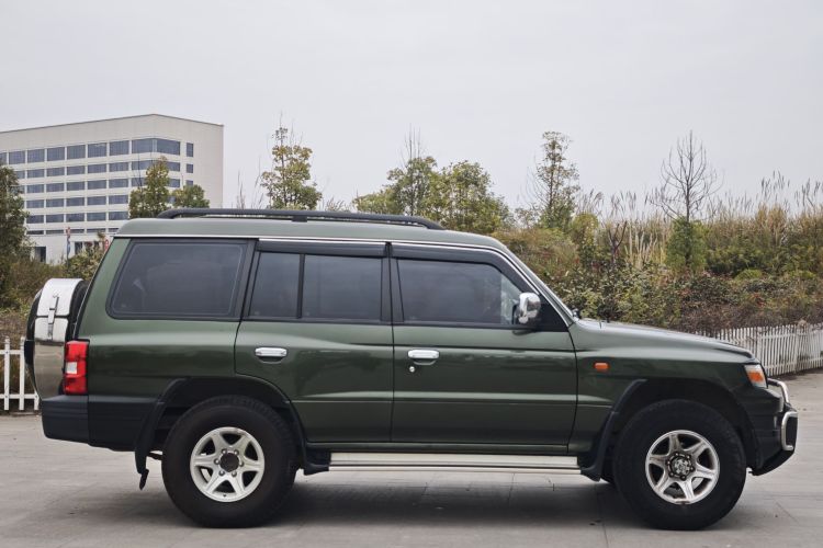 猎豹汽车 猎豹Q6 2015款 2.4L 手动四驱卓越型车身外观6003