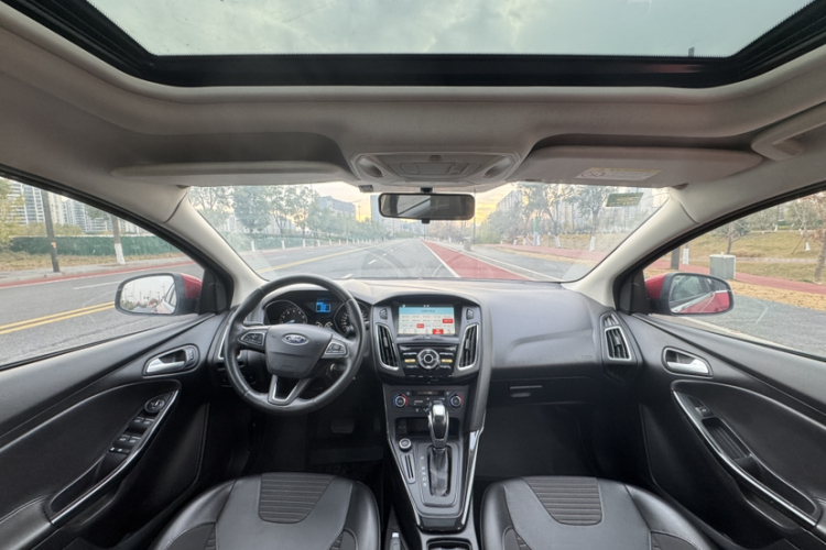 福特 福克斯 2017款 三厢 1.6L 自动风尚型智行版中控内饰7003