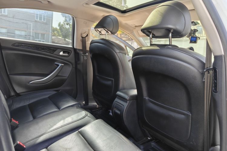 雪铁龙C5 2014款 2.0L 自动尊享型中控内饰7008