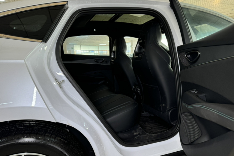 比亚迪 海豹06新能源 2024款 DM-i 120KM尊享型中控内饰7005