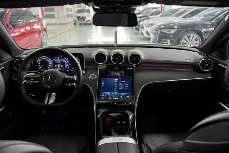 奔驰C级 2022款 改款 C 200 L 运动版中控内饰7001