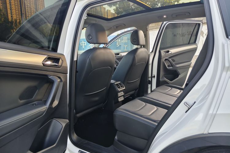 大众 途观L 2019款 330TSI 自动两驱全景舒适版 国VI局部细节22