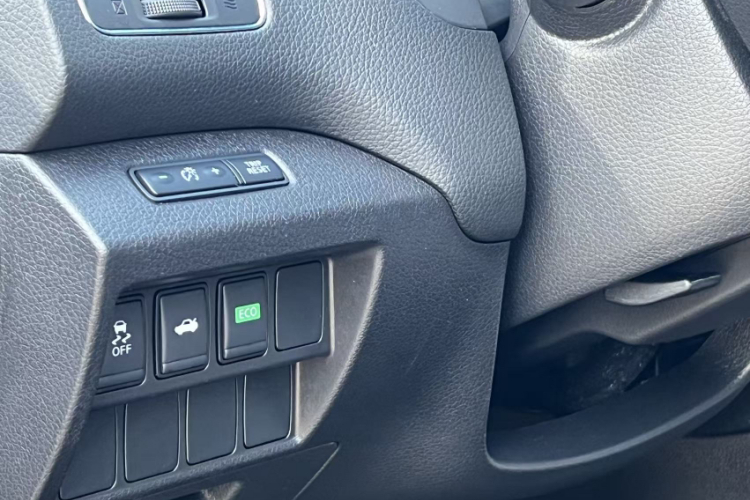 日产 天籁 2016款 改款 2.0L XL舒适版中控内饰7013