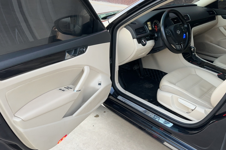 大众 帕萨特 2011款 1.8TSI 自动尊荣版中控内饰7009