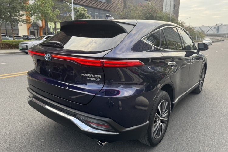 丰田 凌放HARRIER 2022款 双擎 2.5L CVT两驱豪华版车身外观6006