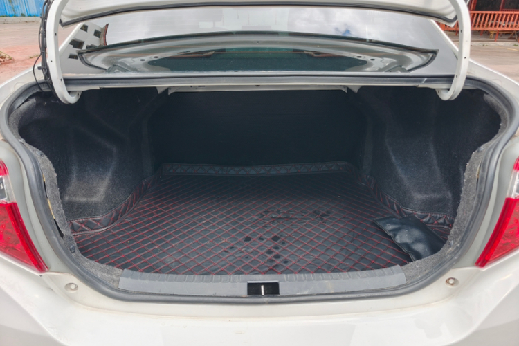 丰田 威驰 2016款 1.5L 自动智臻星耀版中控内饰7005