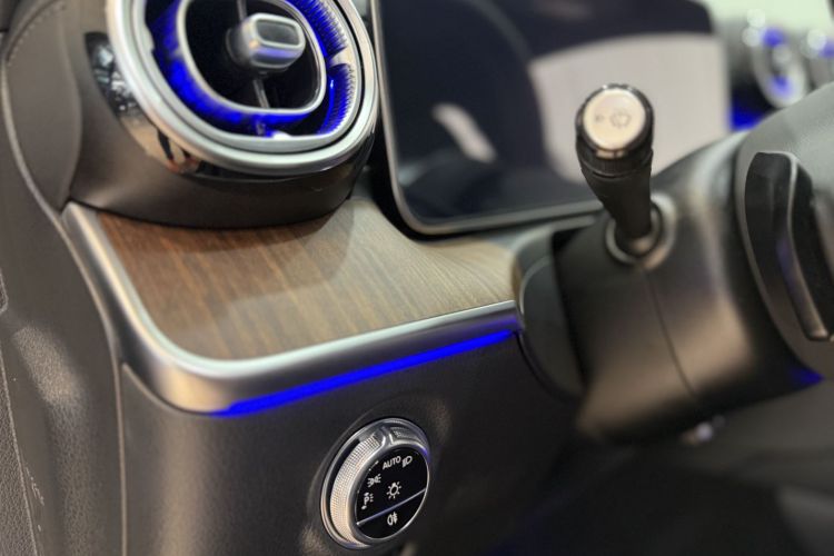 奔驰C级 2022款 C 260 L中控内饰7005