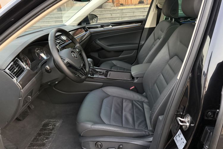 大众 辉昂 2019款 380TSI 两驱商务版 国VI中控内饰7002