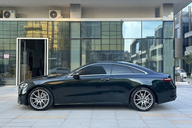 奔驰E级(进口) 2021款 改款 E 260 轿跑车局部细节9004